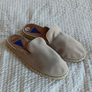 YERBAS Women's Tan Suede Mules